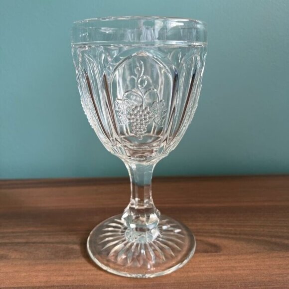 Vintage Fenton Red Cliff Goblet Clear Grapes Water Tea Wine 12 oz - Picture 1 of 10